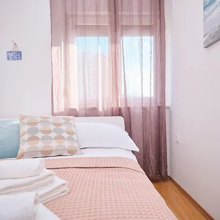 By Interhome Apartman *
